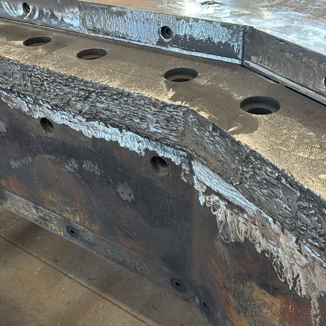 🔧 
Naši chlapi dotáhli do konce kompletní renovaci semi-mobilních nůžek ŽĎAS CNS 730 pro TSR Brno - Modřice.💪